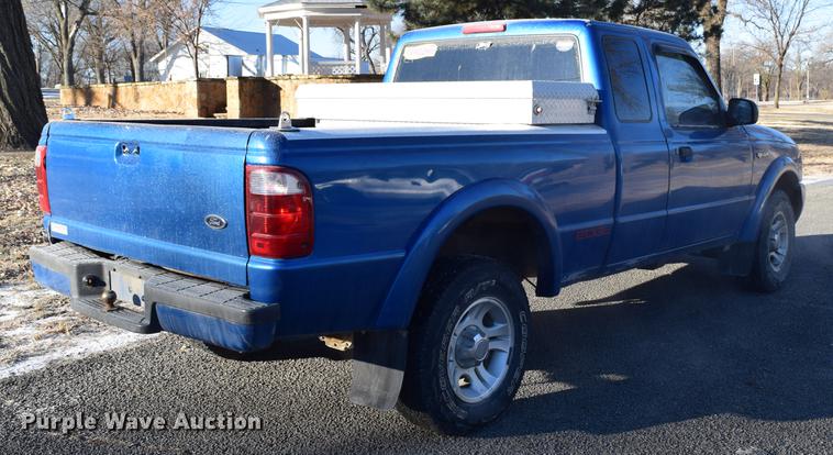 image for item DC7745 2001 Ford Ranger SuperCab pickup truck