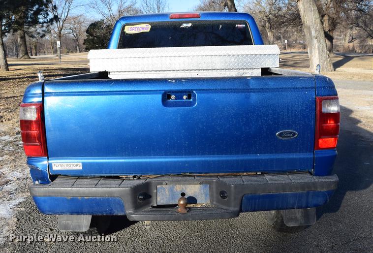 image for item DC7745 2001 Ford Ranger SuperCab pickup truck