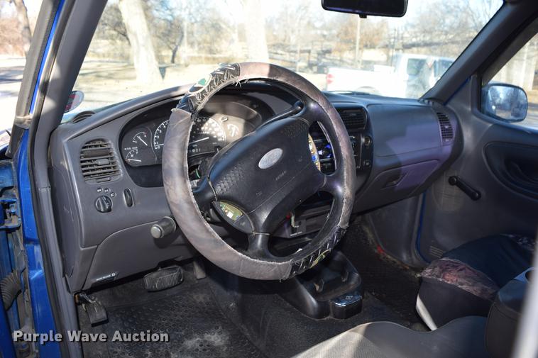 image for item DC7745 2001 Ford Ranger SuperCab pickup truck