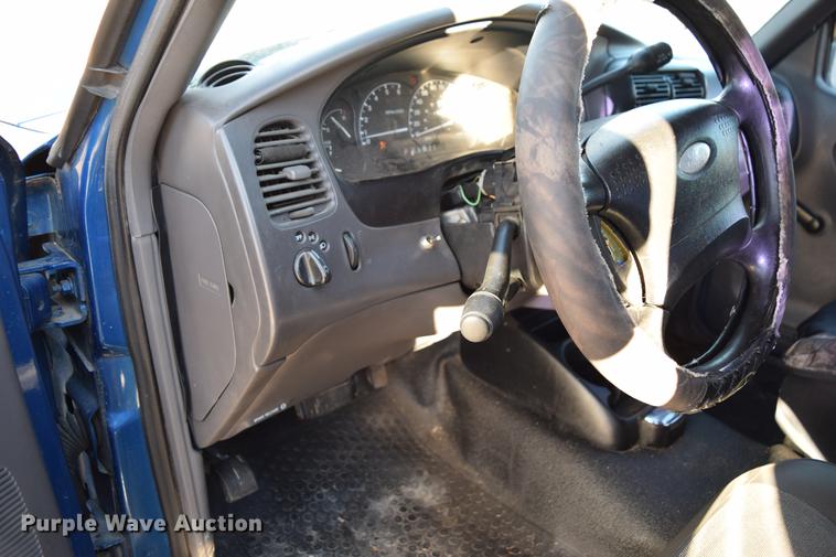 image for item DC7745 2001 Ford Ranger SuperCab pickup truck