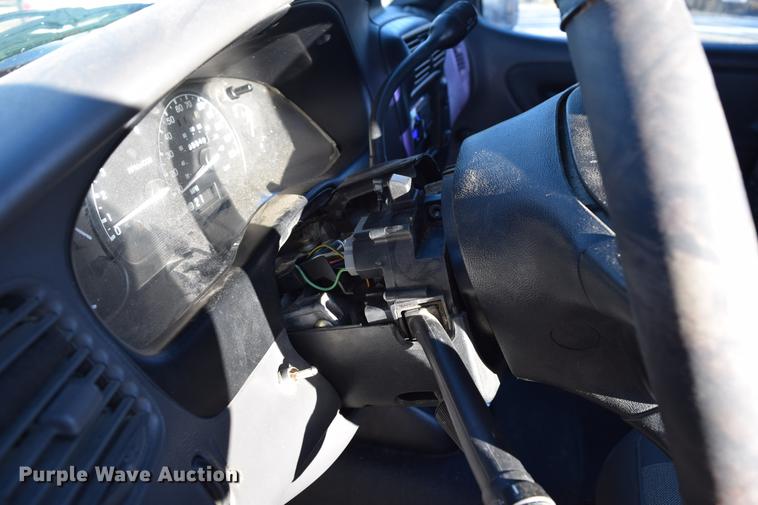 image for item DC7745 2001 Ford Ranger SuperCab pickup truck