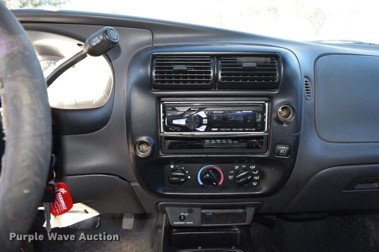 image for item DC7745 2001 Ford Ranger SuperCab pickup truck