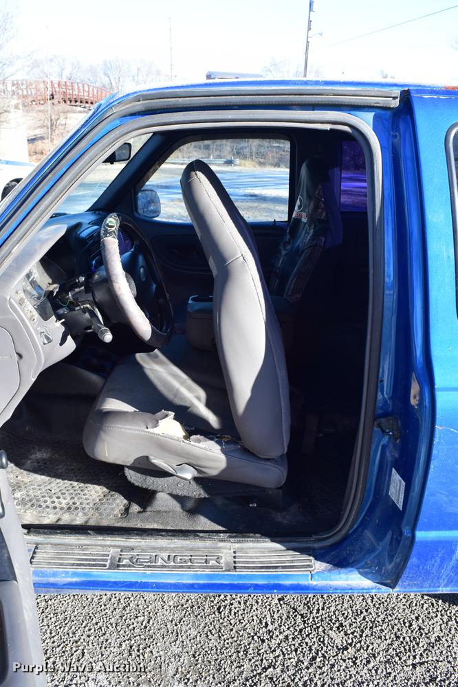 image for item DC7745 2001 Ford Ranger SuperCab pickup truck