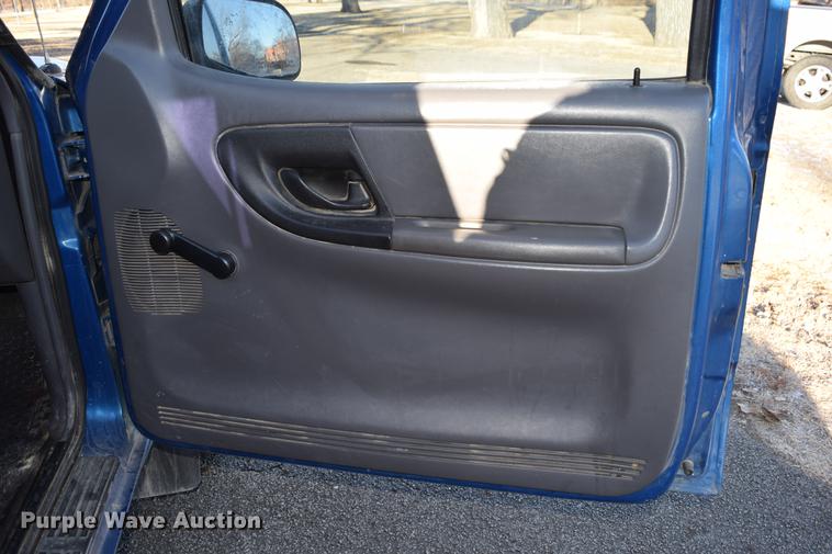 image for item DC7745 2001 Ford Ranger SuperCab pickup truck