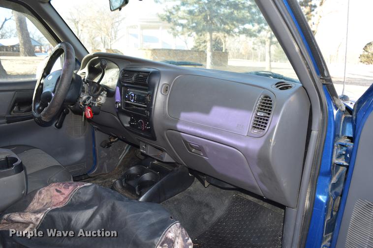 image for item DC7745 2001 Ford Ranger SuperCab pickup truck