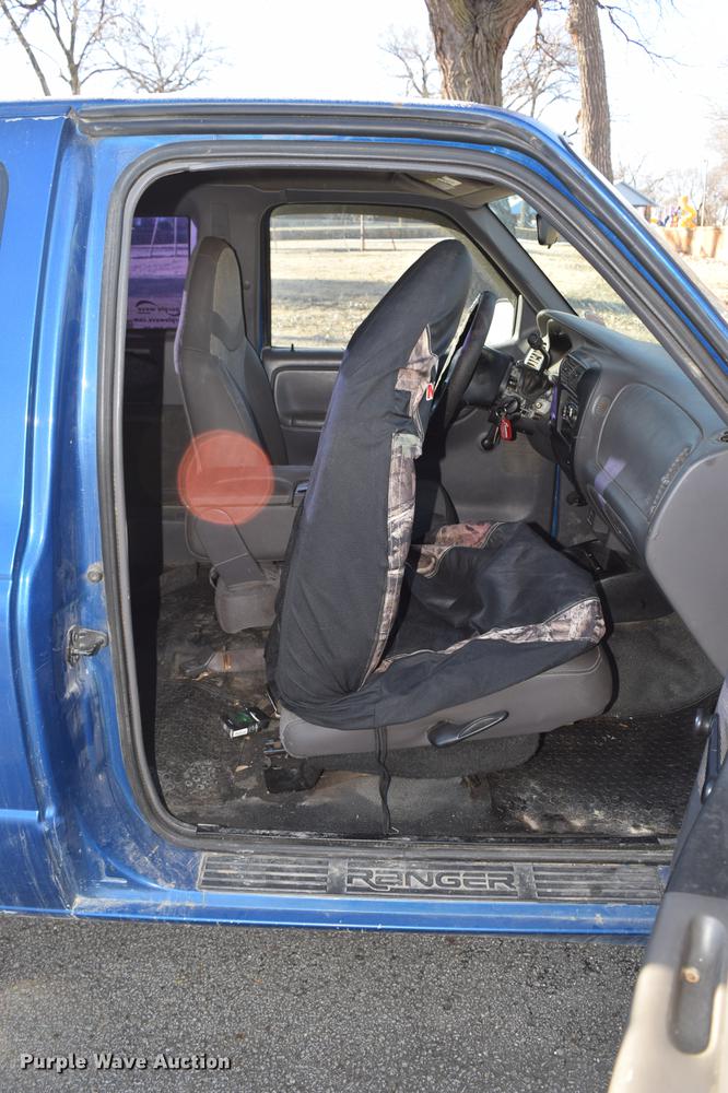 image for item DC7745 2001 Ford Ranger SuperCab pickup truck