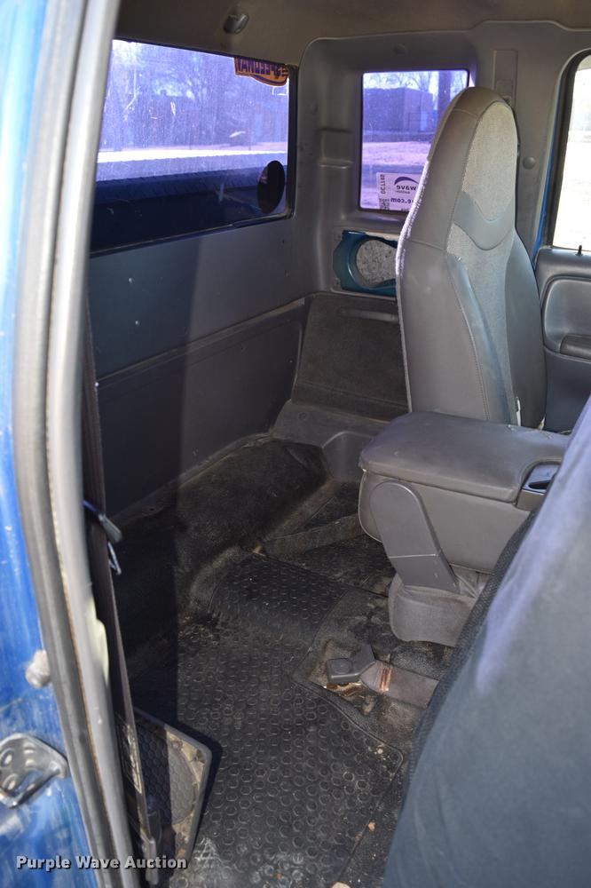 image for item DC7745 2001 Ford Ranger SuperCab pickup truck