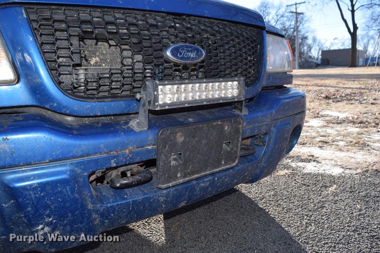 image for item DC7745 2001 Ford Ranger SuperCab pickup truck