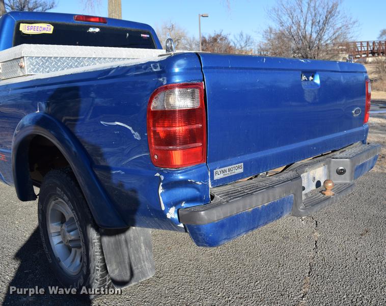 image for item DC7745 2001 Ford Ranger SuperCab pickup truck