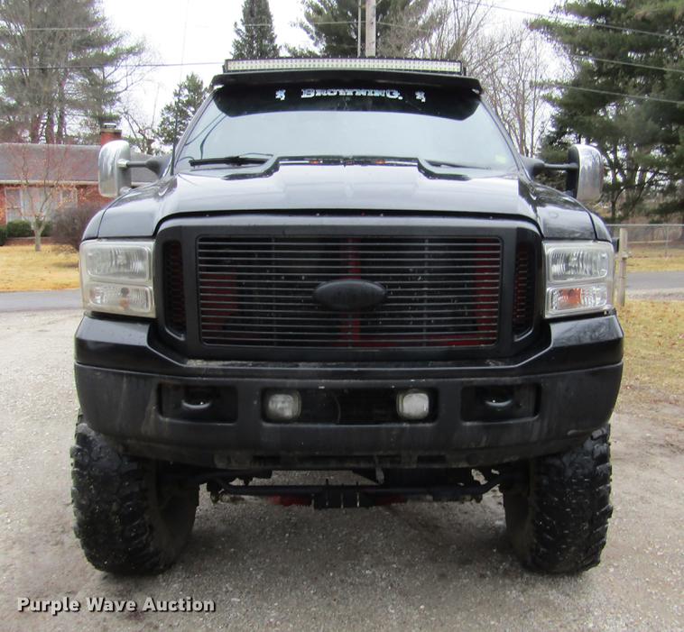 image for item DD2749 2001 Ford F350 Super Duty Lariat Crew Cab pickup truck