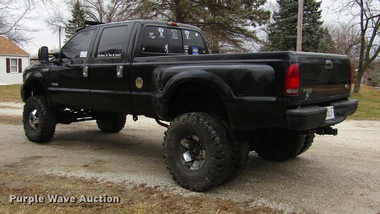 image for item DD2749 2001 Ford F350 Super Duty Lariat Crew Cab pickup truck