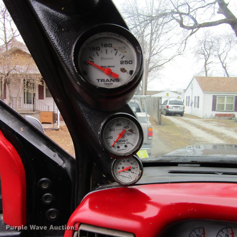 image for item DD2749 2001 Ford F350 Super Duty Lariat Crew Cab pickup truck