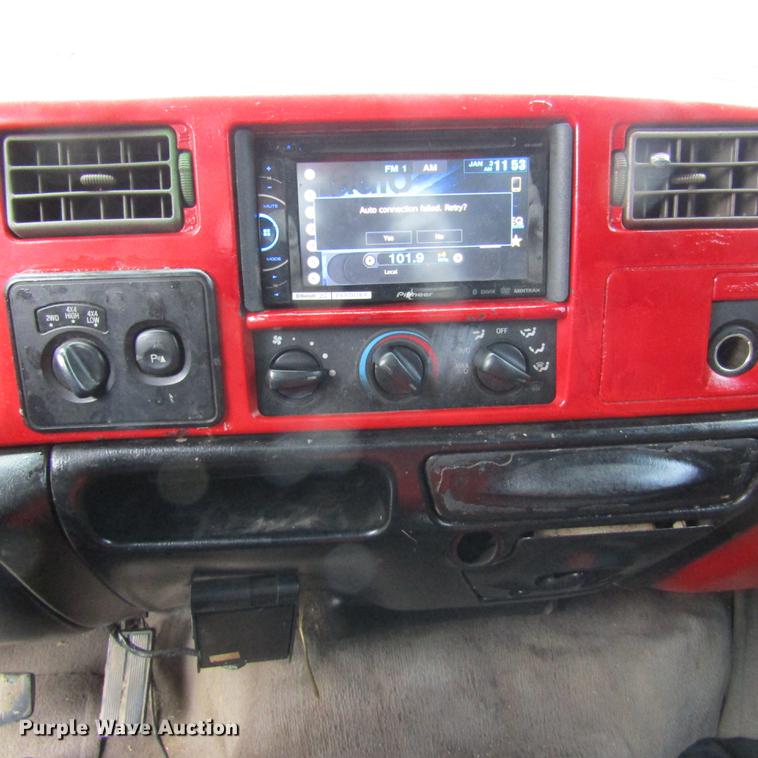 image for item DD2749 2001 Ford F350 Super Duty Lariat Crew Cab pickup truck