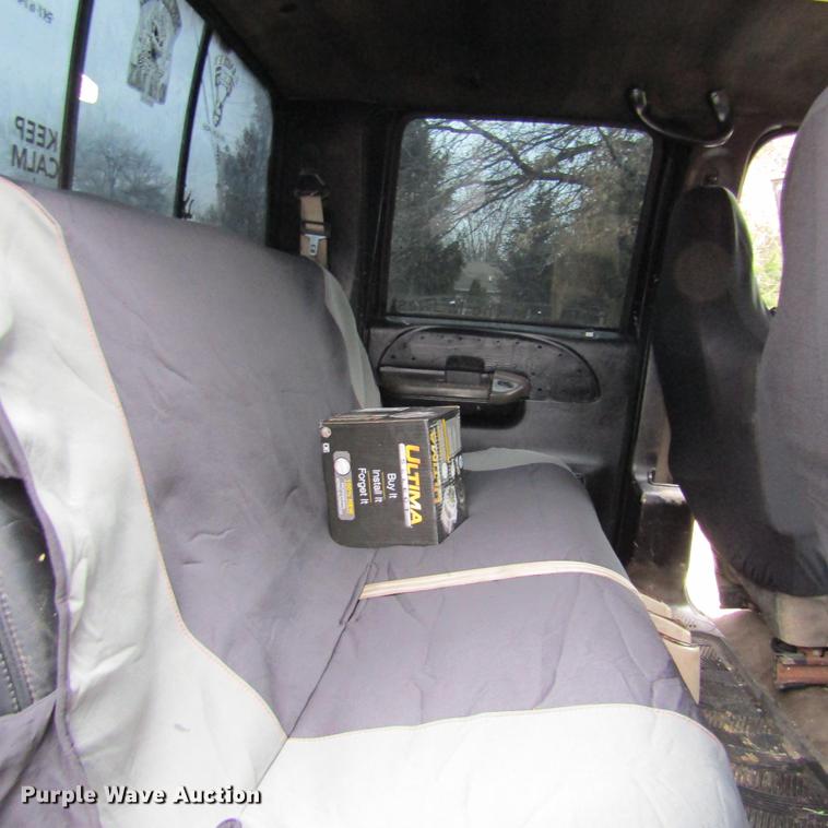 image for item DD2749 2001 Ford F350 Super Duty Lariat Crew Cab pickup truck