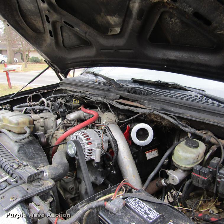 image for item DD2749 2001 Ford F350 Super Duty Lariat Crew Cab pickup truck