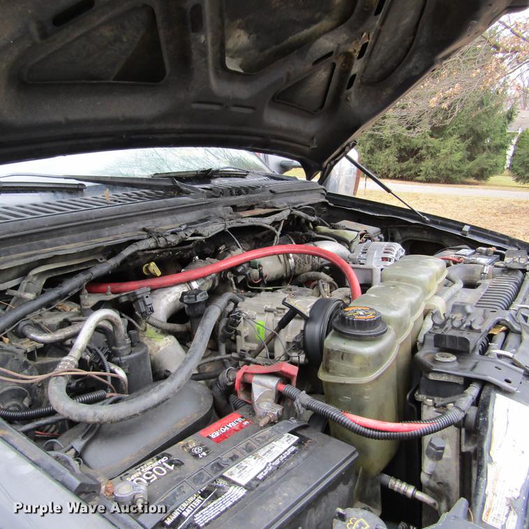 image for item DD2749 2001 Ford F350 Super Duty Lariat Crew Cab pickup truck