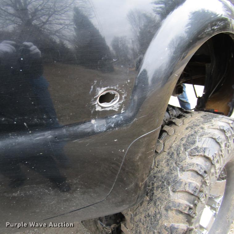 image for item DD2749 2001 Ford F350 Super Duty Lariat Crew Cab pickup truck