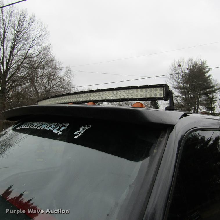 image for item DD2749 2001 Ford F350 Super Duty Lariat Crew Cab pickup truck