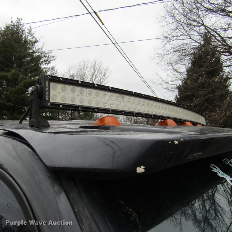 image for item DD2749 2001 Ford F350 Super Duty Lariat Crew Cab pickup truck