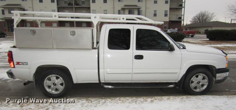 image for item DD2925 2007 Chevrolet 1500 Silverado Ext. Cab pickup truck