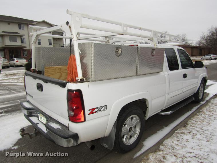 image for item DD2925 2007 Chevrolet 1500 Silverado Ext. Cab pickup truck