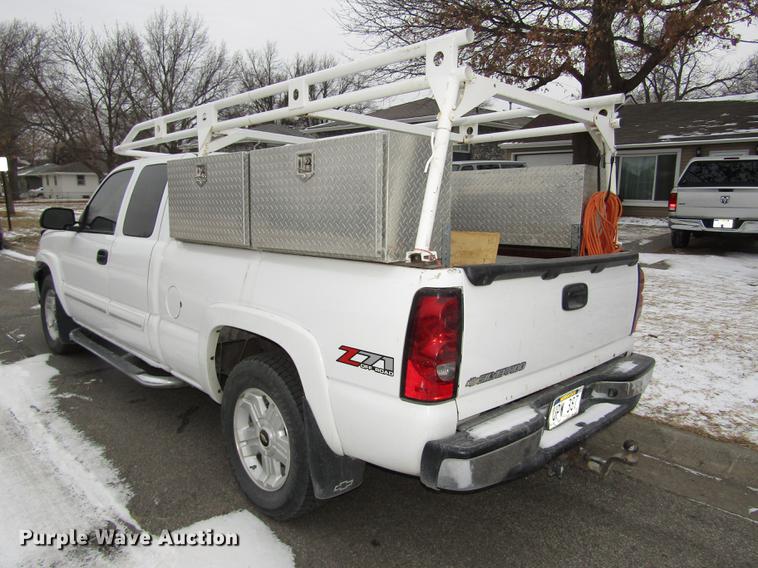 image for item DD2925 2007 Chevrolet 1500 Silverado Ext. Cab pickup truck
