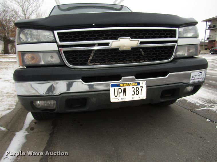 image for item DD2925 2007 Chevrolet 1500 Silverado Ext. Cab pickup truck