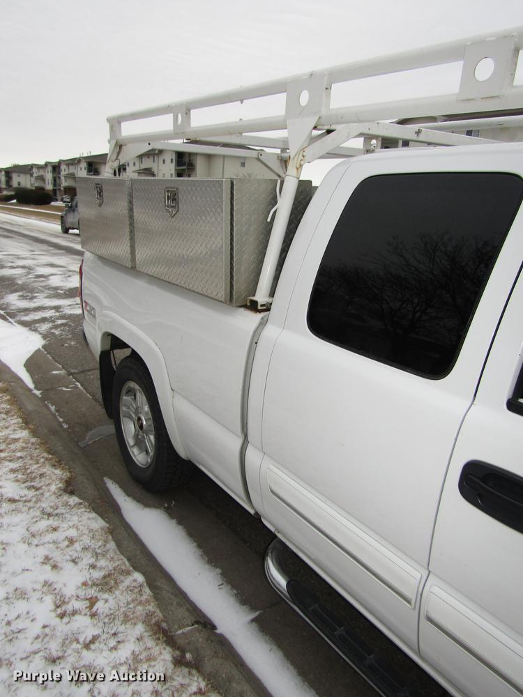 image for item DD2925 2007 Chevrolet 1500 Silverado Ext. Cab pickup truck