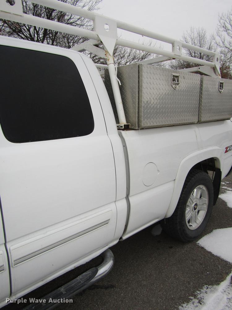 image for item DD2925 2007 Chevrolet 1500 Silverado Ext. Cab pickup truck