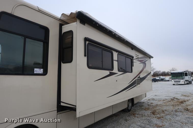 image for item DD5417 2008 Safari Simba RV