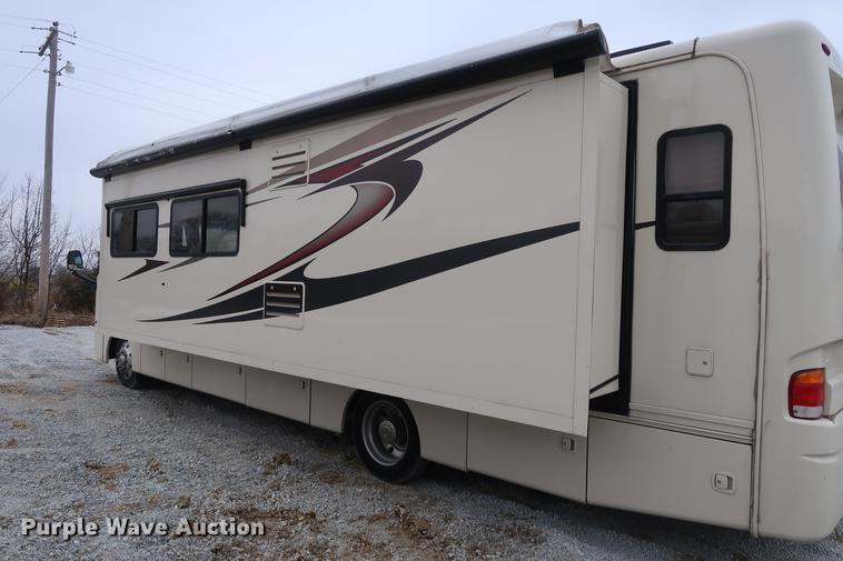 image for item DD5417 2008 Safari Simba RV