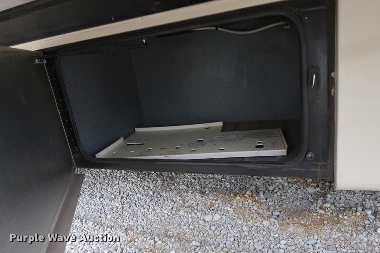 image for item DD5417 2008 Safari Simba RV