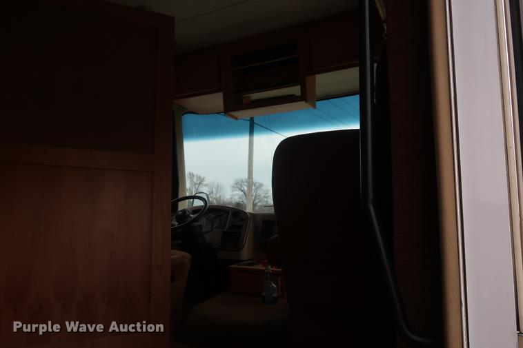 image for item DD5417 2008 Safari Simba RV