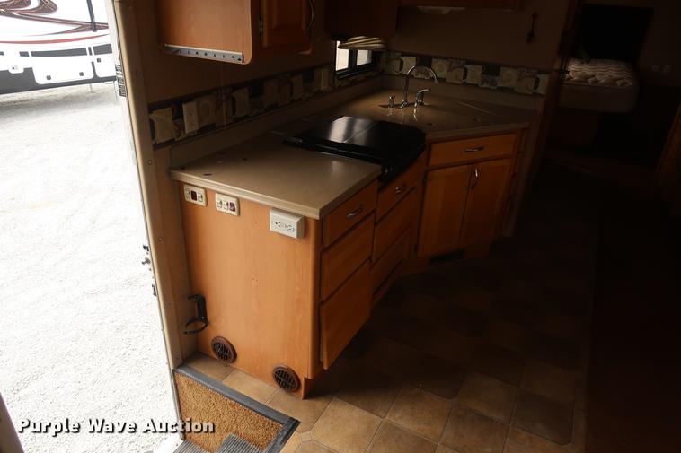 image for item DD5417 2008 Safari Simba RV