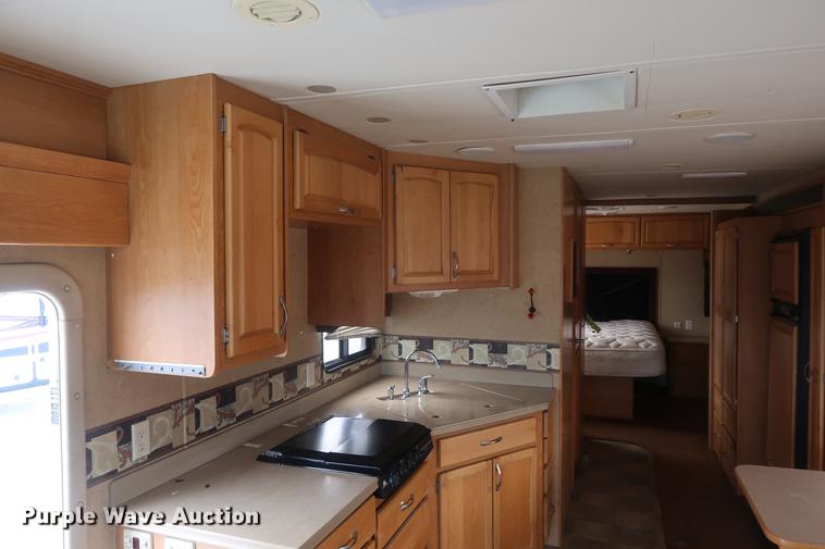 image for item DD5417 2008 Safari Simba RV