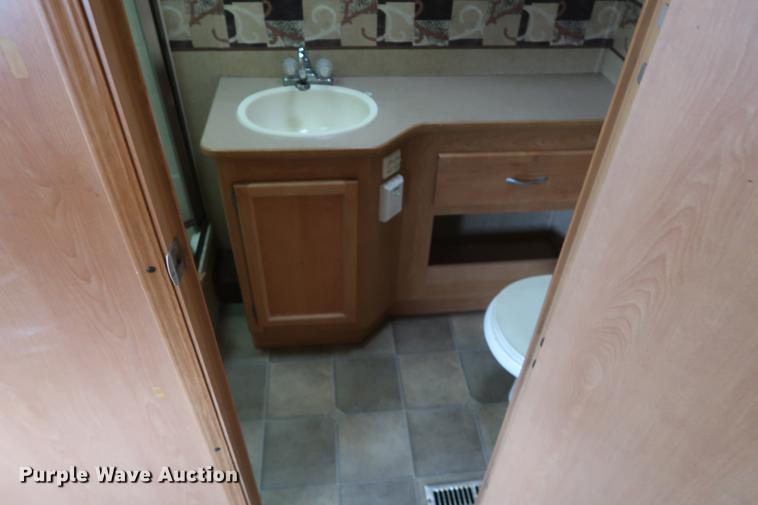 image for item DD5417 2008 Safari Simba RV