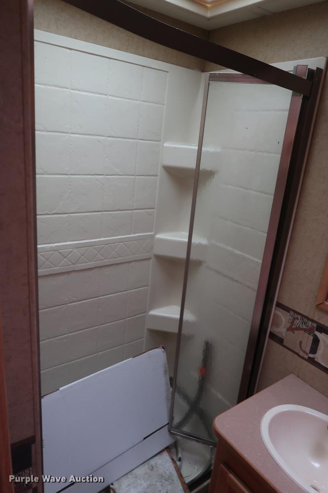 image for item DD5417 2008 Safari Simba RV