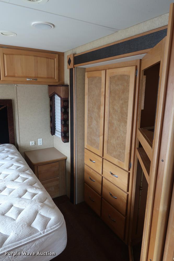 image for item DD5417 2008 Safari Simba RV