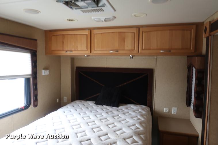 image for item DD5417 2008 Safari Simba RV