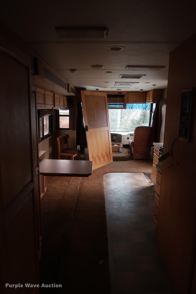 image for item DD5417 2008 Safari Simba RV