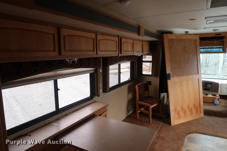 image for item DD5417 2008 Safari Simba RV