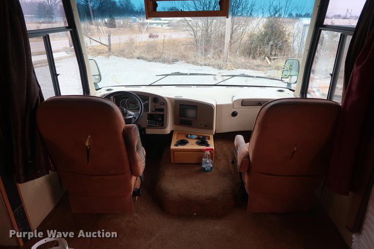 image for item DD5417 2008 Safari Simba RV