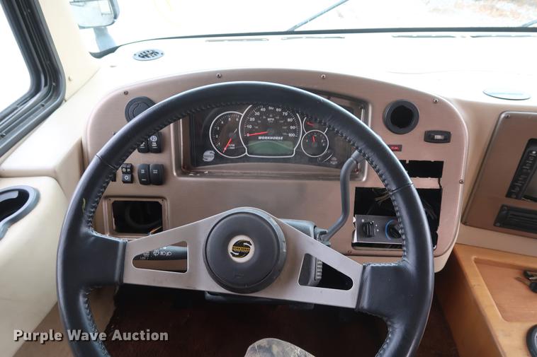 image for item DD5417 2008 Safari Simba RV