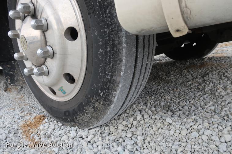 image for item DD5417 2008 Safari Simba RV