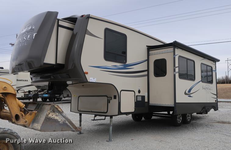 image for item DD5419 2013 Crossroads Reverse Sunset Trail camper