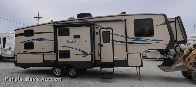 image for item DD5419 2013 Crossroads Reverse Sunset Trail camper