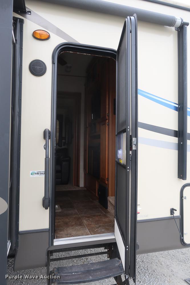 image for item DD5419 2013 Crossroads Reverse Sunset Trail camper