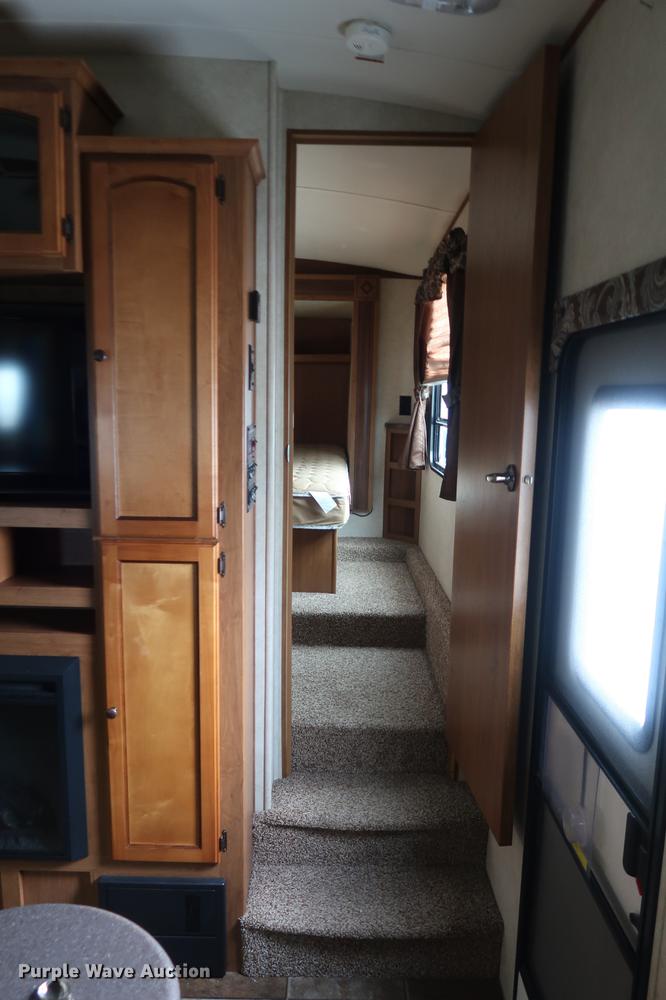 image for item DD5419 2013 Crossroads Reverse Sunset Trail camper