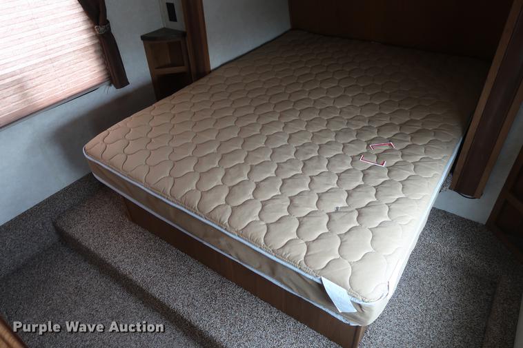 image for item DD5419 2013 Crossroads Reverse Sunset Trail camper