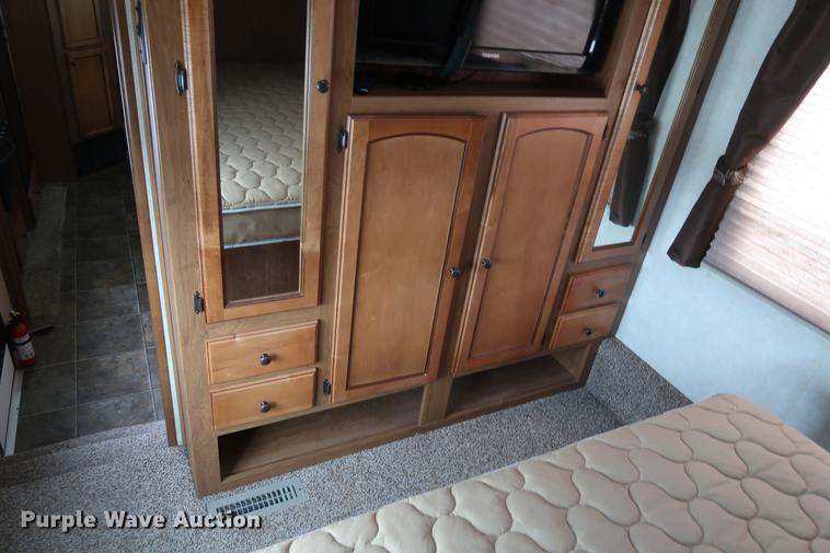 image for item DD5419 2013 Crossroads Reverse Sunset Trail camper